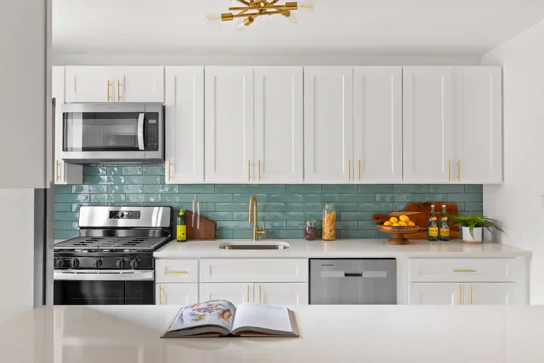 243 McDonald Ave 6J 4 1